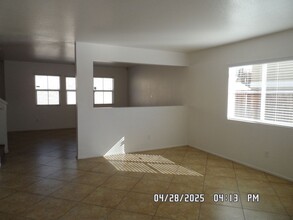 17023 Jurassic Pl in Victorville, CA - Foto de edificio - Building Photo
