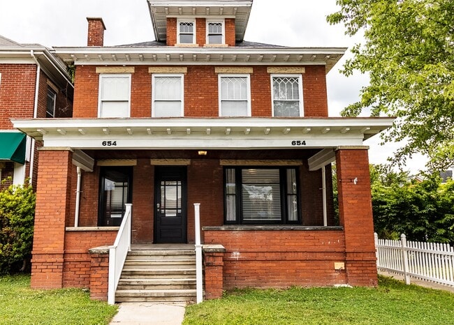 property at 654 6th Ave