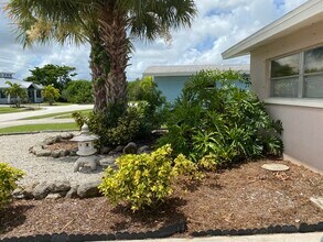 466 Gateway Dr in Merritt Island, FL - Building Photo - Building Photo