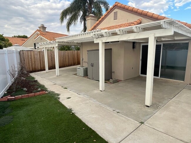 28098 Lemonwood Dr in Menifee, CA - Foto de edificio - Building Photo