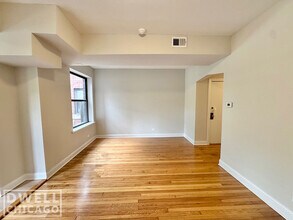 2315 N Kedzie Blvd, Unit 2323-1 in Chicago, IL - Building Photo - Building Photo
