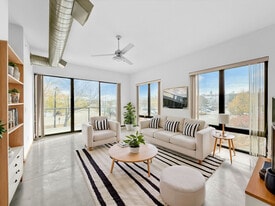 Ingersoll Square Lofts in Des Moines, IA - Building Photo