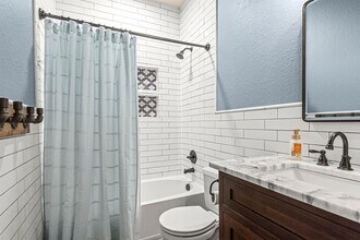 2710 Golden Creek Ln, Unit 38-0403 in Pearland, TX - Building Photo - Building Photo