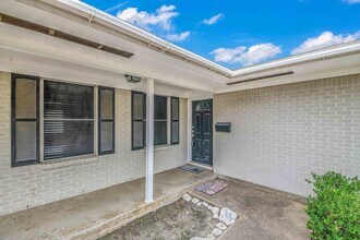 2003 Vinewood Dr in Bryan, TX - Building Photo - Building Photo