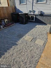 1223 Simms Pl NE, Unit 1 in Washington, DC - Foto de edificio - Building Photo