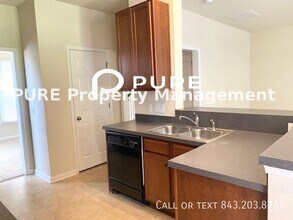 160 Avonshire Dr in Summerville, SC - Building Photo - Building Photo