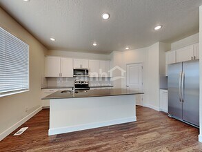 1187 N Golden Spoke Dr in Spanish Fork, UT - Foto de edificio - Building Photo