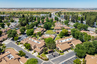 1001 Mohawk St in Bakersfield, CA - Foto de edificio - Building Photo