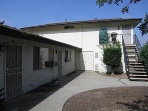 2077 Nautical St in Anaheim, CA - Building Photo - Building Photo