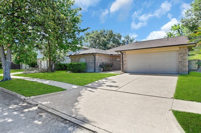 2910 Norwich St in Pearland, TX - Building Photo - Building Photo