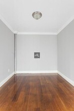 East 5th Street, Unit 1B in New York, NY - Foto de edificio - Building Photo