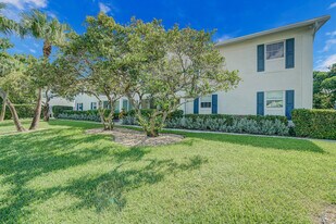 315 Venetian Dr in Delray Beach, FL - Building Photo