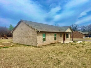 12507 234th St in Blanchard, OK - Foto de edificio - Building Photo