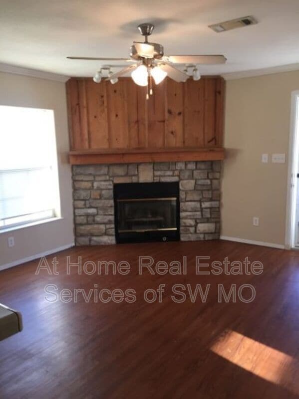 503 W Warren Ave in Ozark, MO - Building Photo - Building Photo