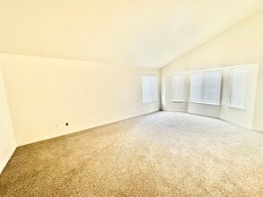 2572 Los Altos Ave in Clovis, CA - Building Photo - Building Photo