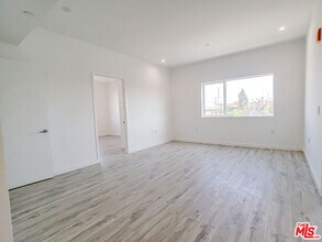 1229 S Kingsley Dr in Los Angeles, CA - Building Photo - Building Photo