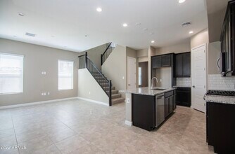 4882 E Helena Dr in Scottsdale, AZ - Building Photo - Building Photo