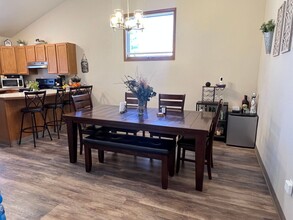 9307 Tanadak Cir in Anchorage, AK - Building Photo - Building Photo
