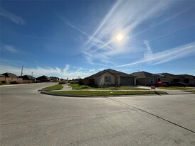 4901 Almond Ter Dr in Katy, TX - Foto de edificio - Building Photo