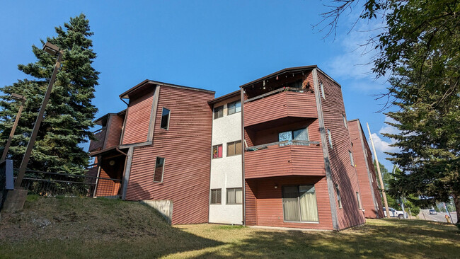 West Pine Apartments in Prince George, BC - Building Photo - Building Photo