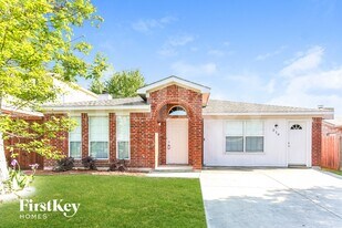 210 Arabian Ln in Keller, TX - Building Photo