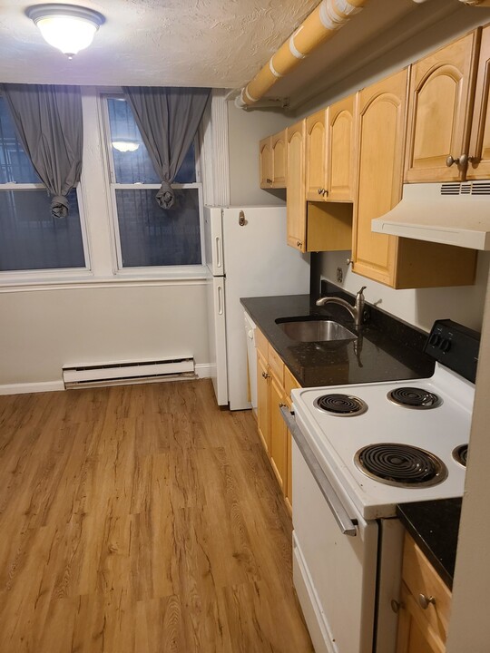 54 Queensberry St, Unit 23 in Boston, MA - Building Photo