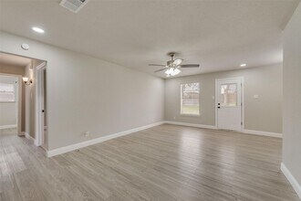 4809 Jordan Park Dr in Haltom City, TX - Building Photo - Building Photo