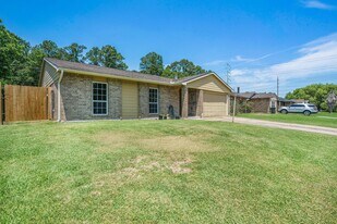 6319 Hollow Pines Dr in Houston, TX - Building Photo