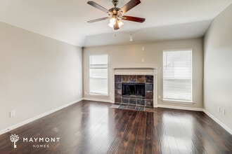911 Walters Dr in Cedar Hill, TX - Building Photo - Building Photo