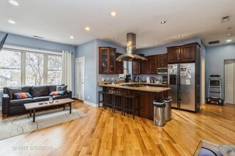 2108 N Spaulding Ave in Chicago, IL - Building Photo - Building Photo