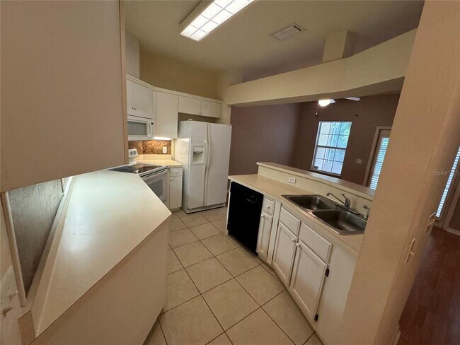 546 NW 50th Blvd in Gainesville, FL - Building Photo - Building Photo