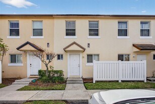 6613 Winfield Blvd in Margate, FL - Building Photo
