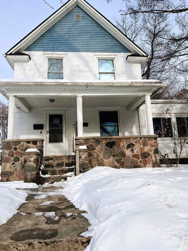 property at 1133 Michigan Ave