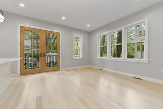 102 Williams St in Boston, MA - Building Photo - Building Photo