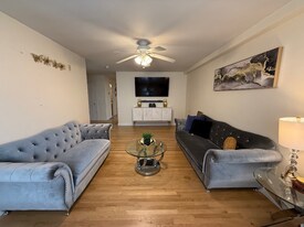 33 Grantley St in Boston, MA - Building Photo