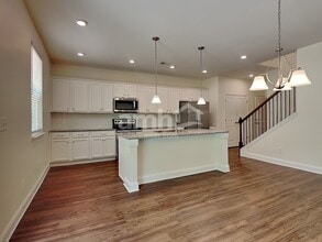205 Lindridge Dr in Lilburn, GA - Building Photo - Building Photo