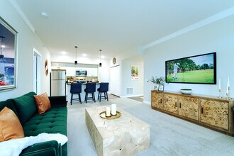 Orange Summit in Lewis Center, OH - Foto de edificio - Building Photo