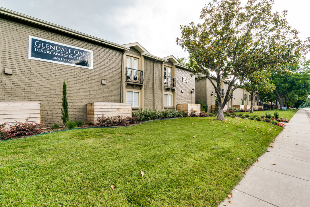 Glendale Oaks Apartments in Dallas, TX - Building Photo