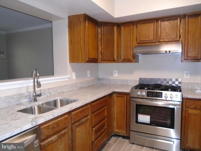 1914 Duffield Ln in Alexandria, VA - Building Photo - Building Photo