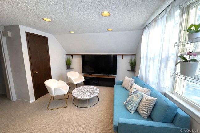 532 Park Ave in Centereach, NY - Building Photo - Building Photo