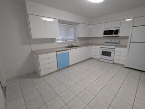 4260 Stirling Rd in Hollywood, FL - Building Photo - Building Photo