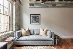 315 Girod St in New Orleans, LA - Building Photo