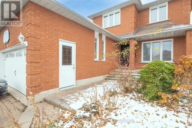 93 Hullrick Dr in Toronto, ON - Building Photo - Building Photo