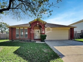 5026 Chase Stone Dr in Bacliff, TX - Building Photo