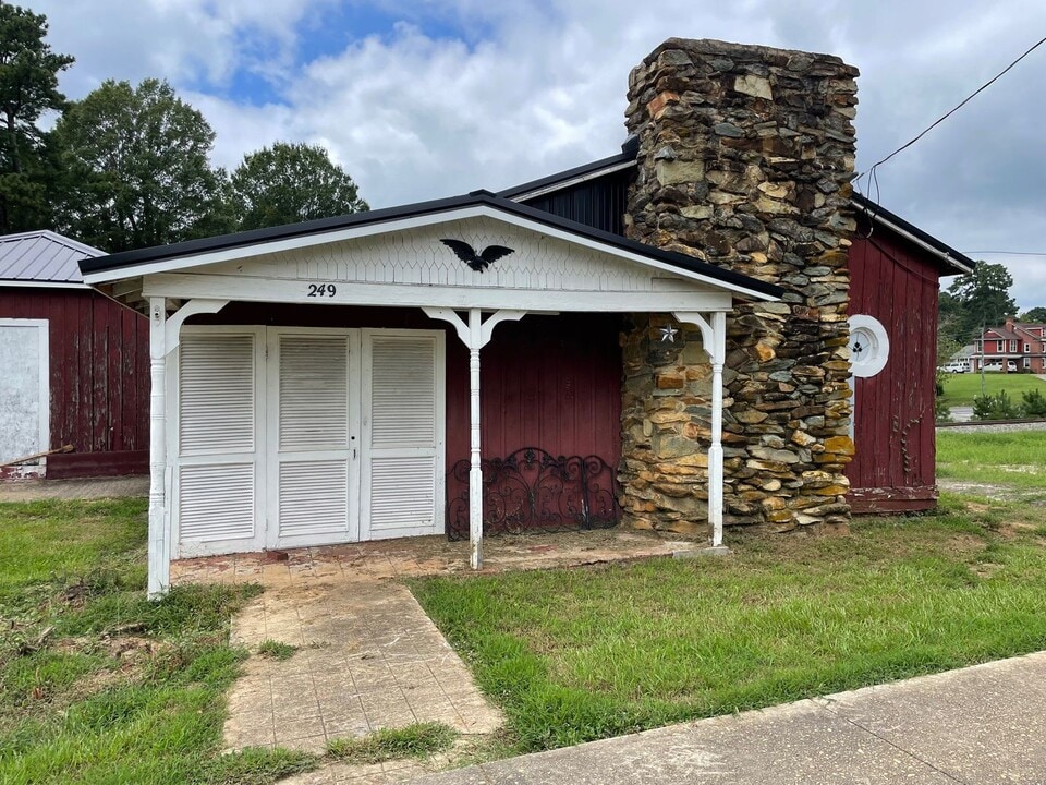 249 S Main St in Star, NC - Building Photo