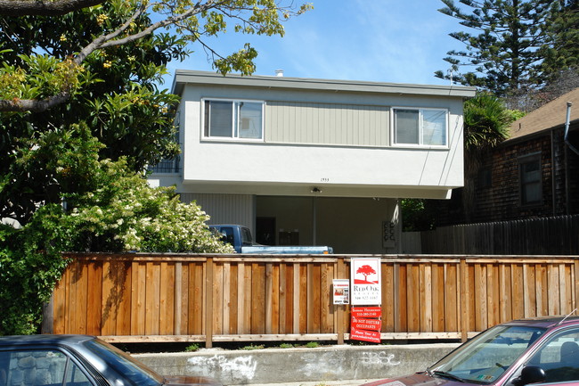 1933 Stuart St in Berkeley, CA - Building Photo - Building Photo