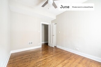 Private bedroom in 3 bed/1 bath Home in Chicago, IL - Foto de edificio - Building Photo