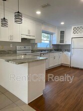 810 Maple Ridge Rd in Palm Harbor, FL - Building Photo - Building Photo