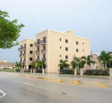 357 Hialeah Dr Apartments