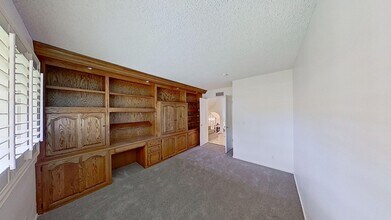 16401 Redlands Ln in Huntington Beach, CA - Building Photo - Building Photo